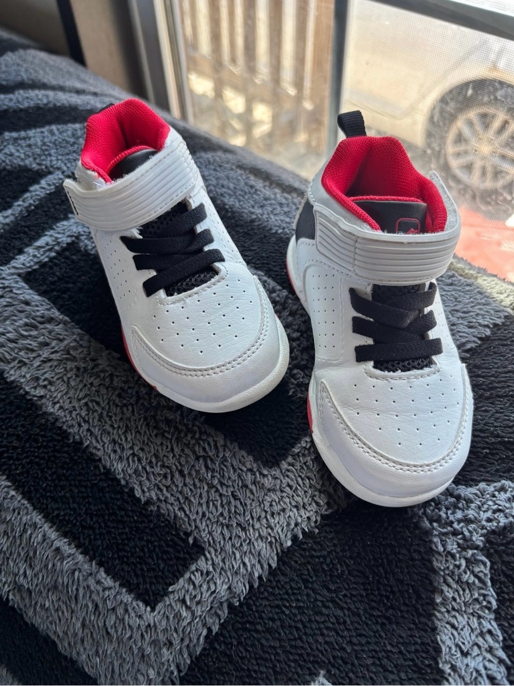 Toddler Size 6 AND1 Shoes